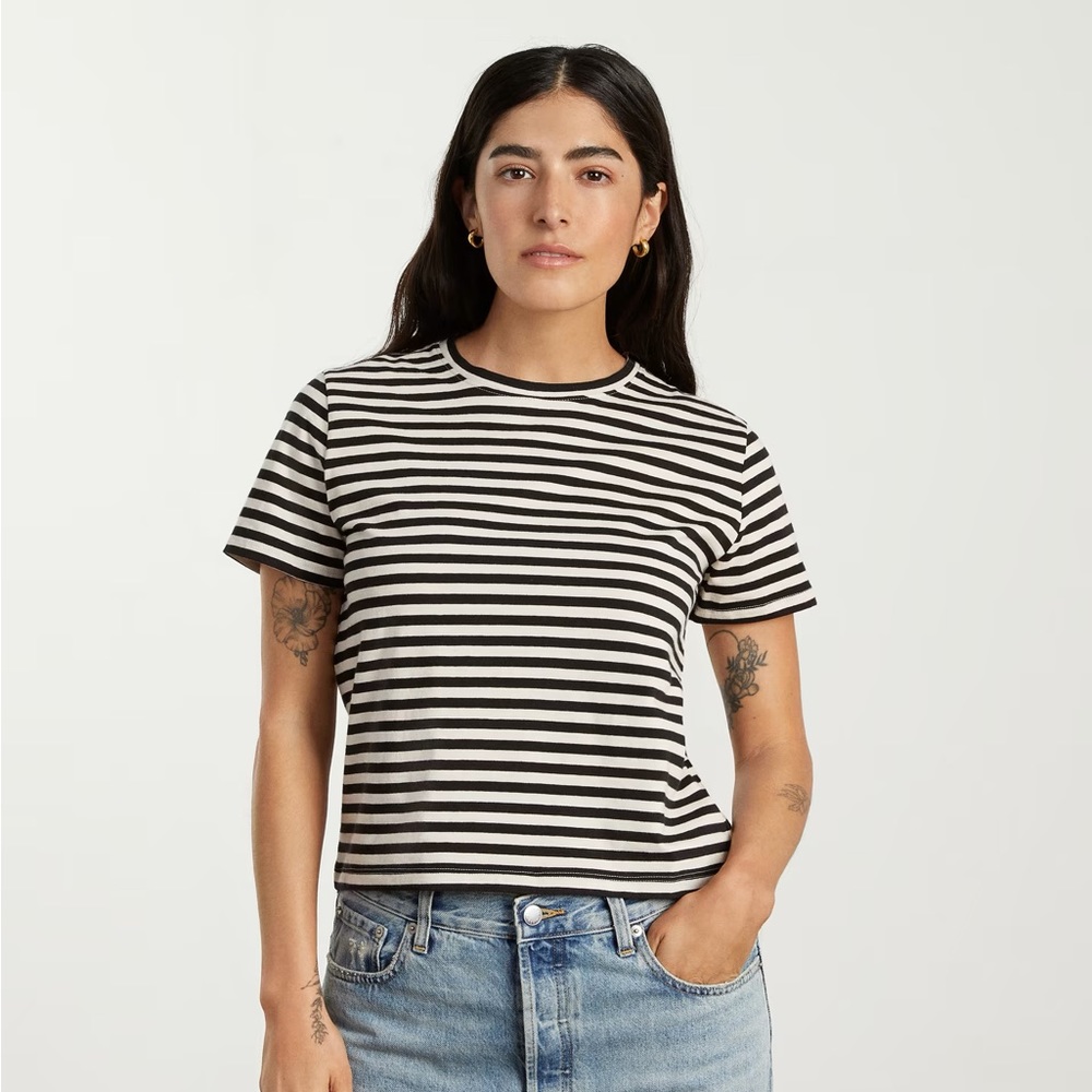 Everlane Tee - New with tag